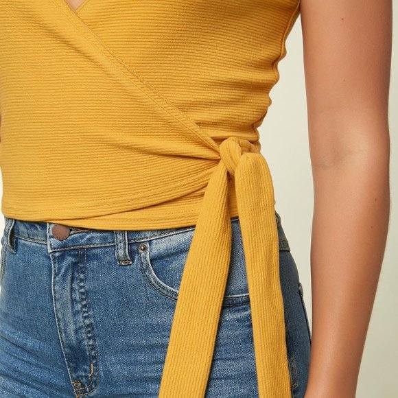 NWT! O' Niell Tabby Wrap Top - Picture 2 of 13